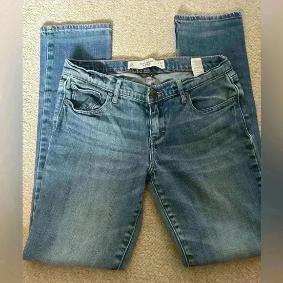 Abercrombie & Fitch Erin Straight leg Jeans size 27. Great, pre-worn condition. - Picture 9 of 9
